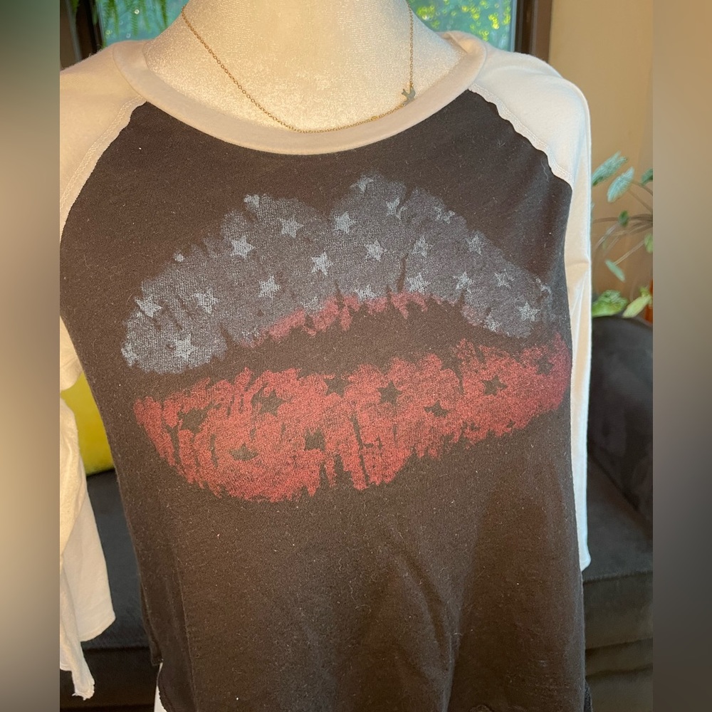 Item must be bundled- Hollister cropped baseball tee with patriotic lips
